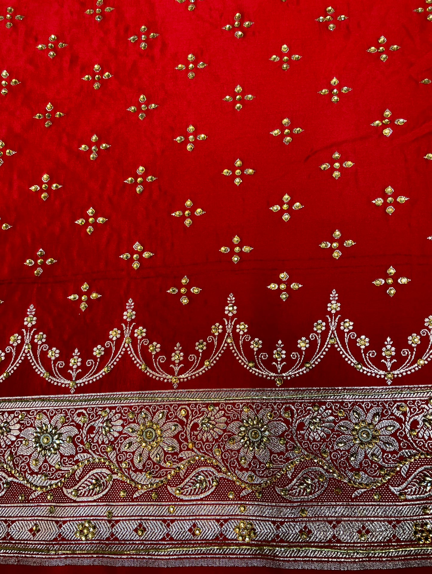 Red Katan Banarasi Saree with Silver Zari Floral Weaving And Grand Pallu B0642ds
