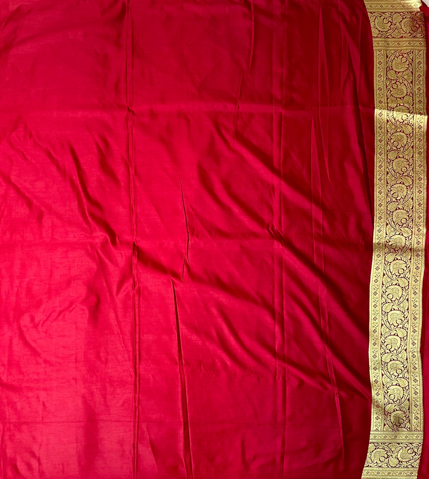 Maroon Katan Banarasi Saree with Silver Zari Floral Weaving And Grand Pallu B0645ds