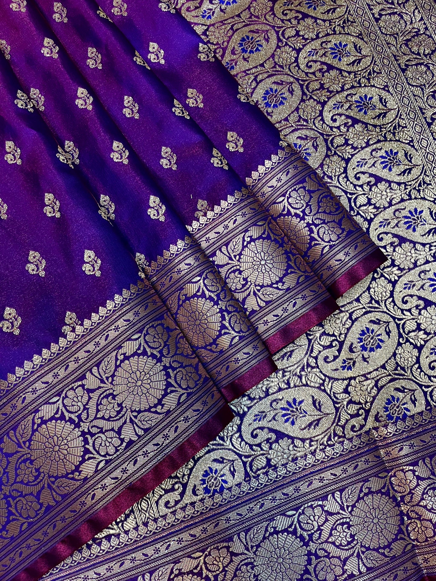 Purple Katan Banarasi Saree with Gold Zari Floral Weaving And Grand Pallu B0650ds