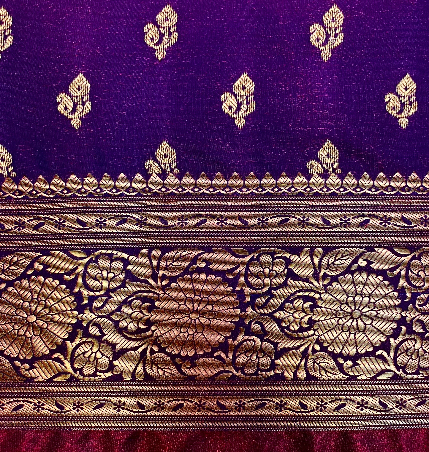 Purple Katan Banarasi Saree with Gold Zari Floral Weaving And Grand Pallu B0650ds