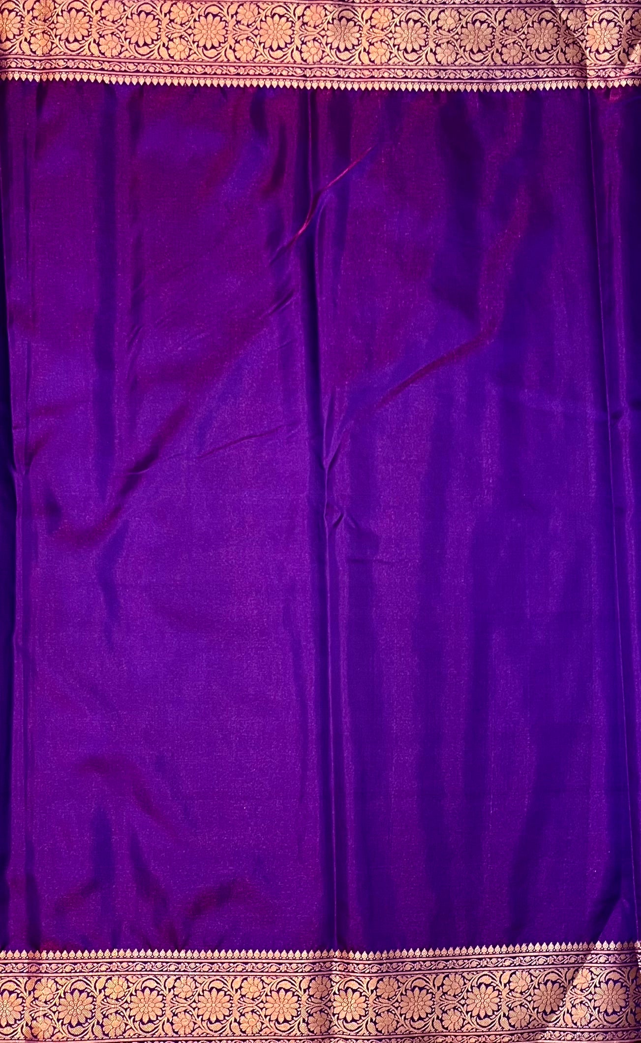 Purple Katan Banarasi Saree with gold Zari Floral Weaving And Grand Pallu B0652ds