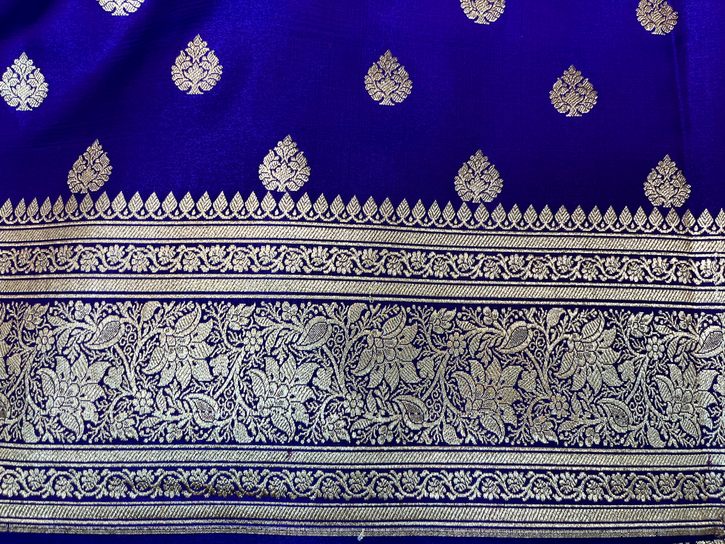 Viloet Katan Banarasi Saree with Silver Zari Floral Weaving And Grand Pallu B0518ds