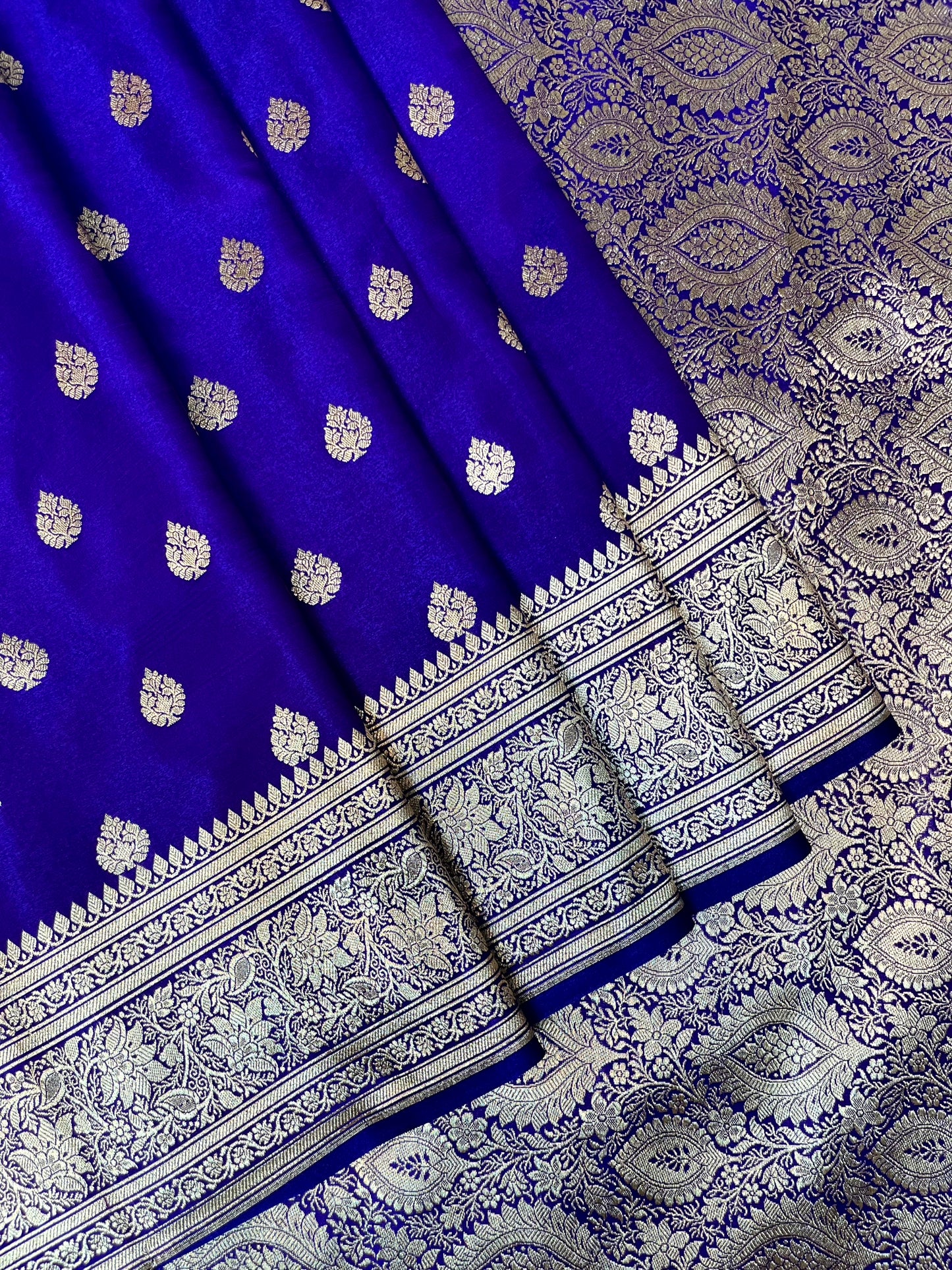Viloet Katan Banarasi Saree with Silver Zari Floral Weaving And Grand Pallu B0518ds