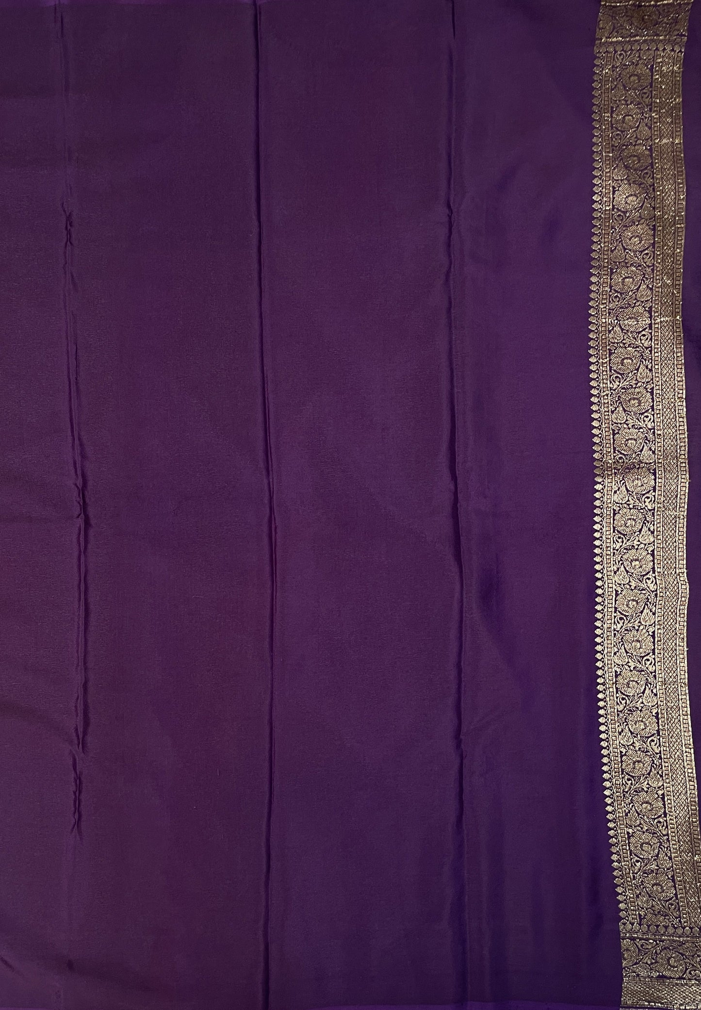 Red And Dark Magenta Banarasi Silk Saree with Zari Weaving & Navy Blue Pallu B0506ds