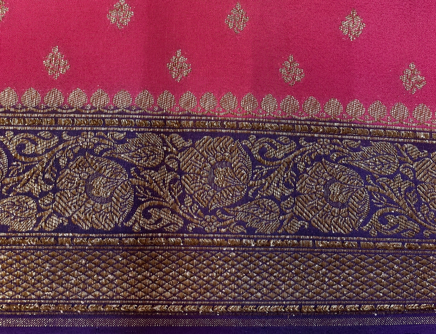 Pink And Dark Magenta Pallu Banarasi Silk Saree with Zari Weaving B0505ds