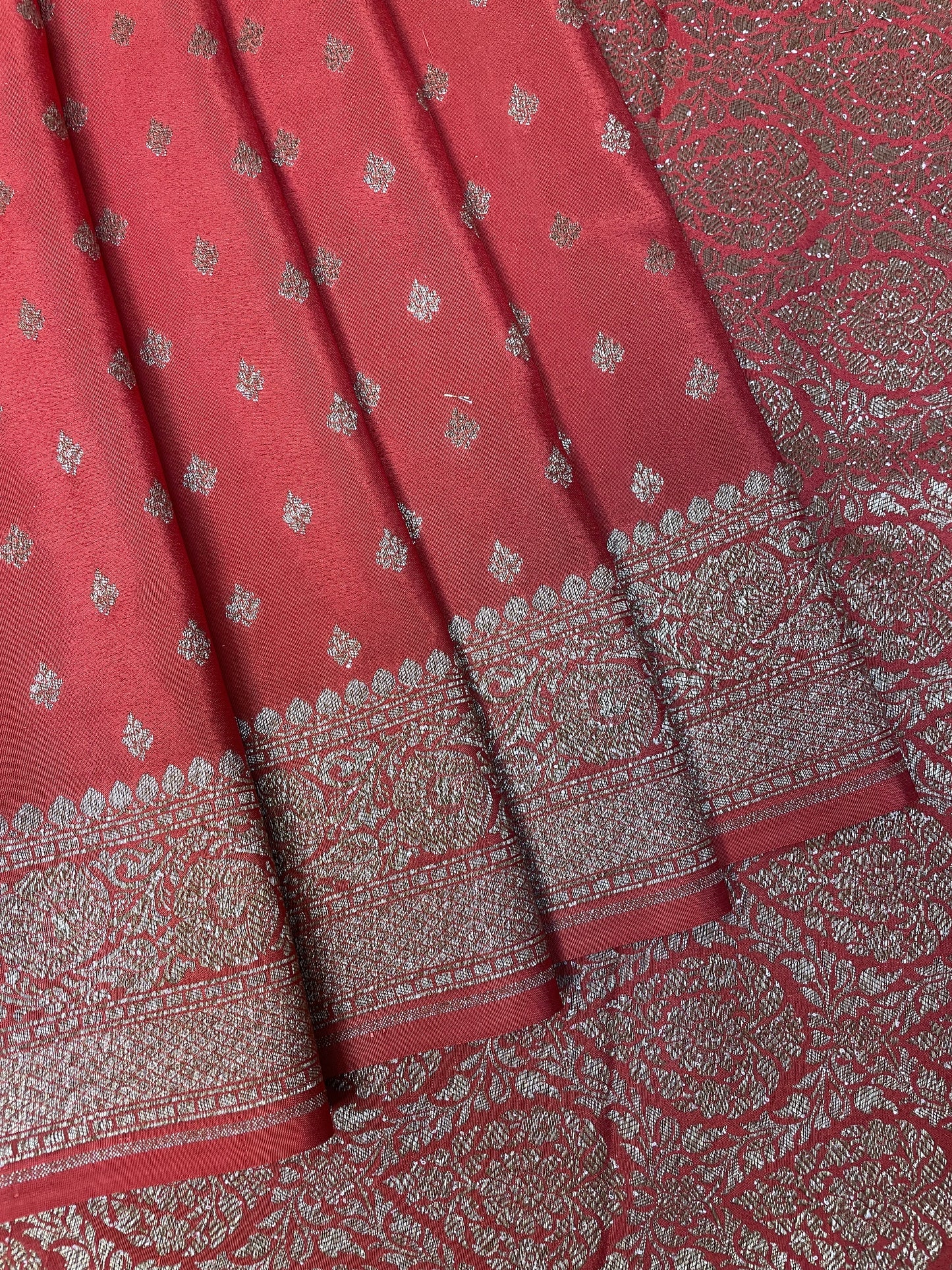 Red Luxury Banarasi Crepe Saree B0502ds