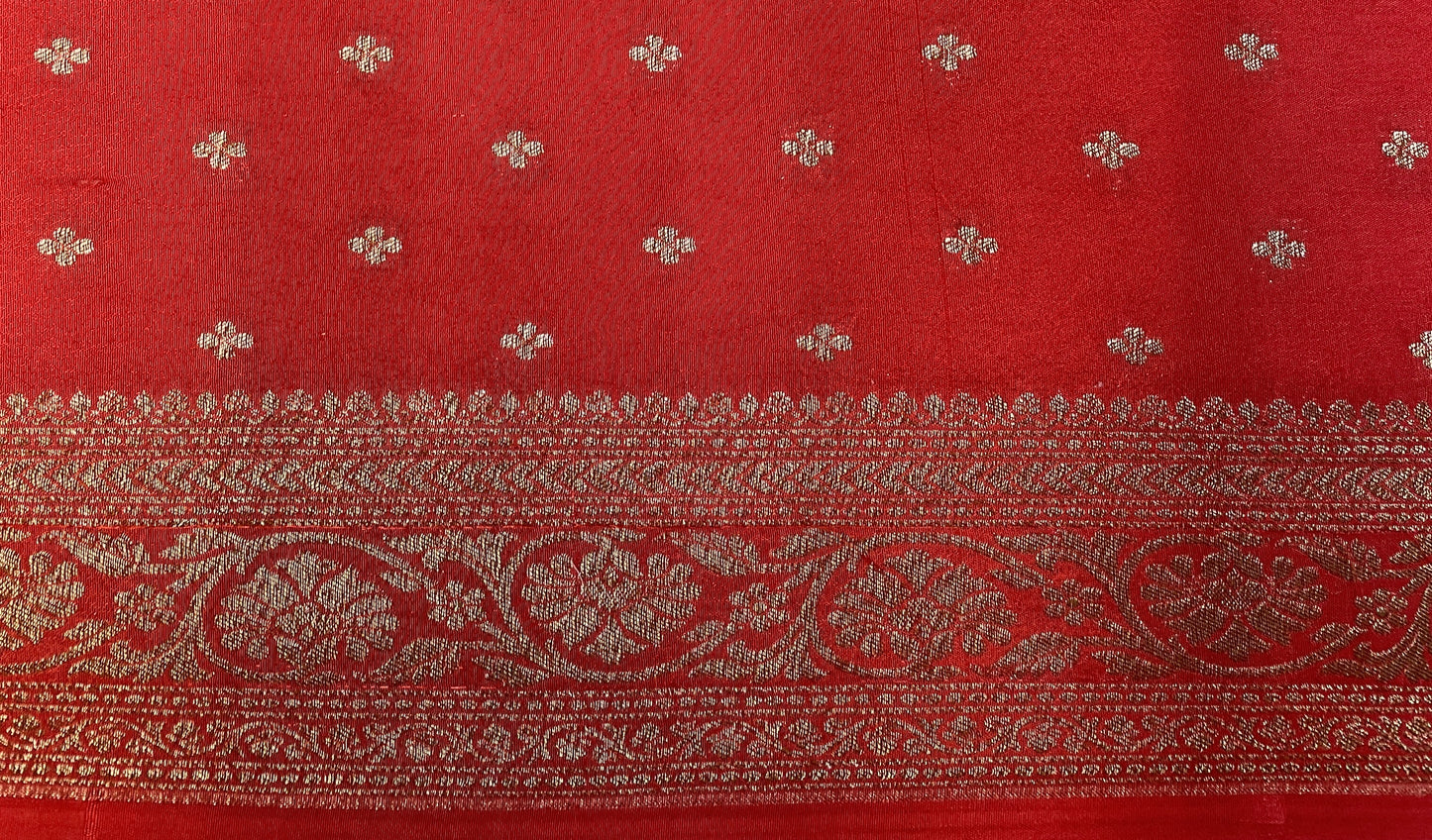 Red -Luxury Banarasi Crepe Saree B0500ds
