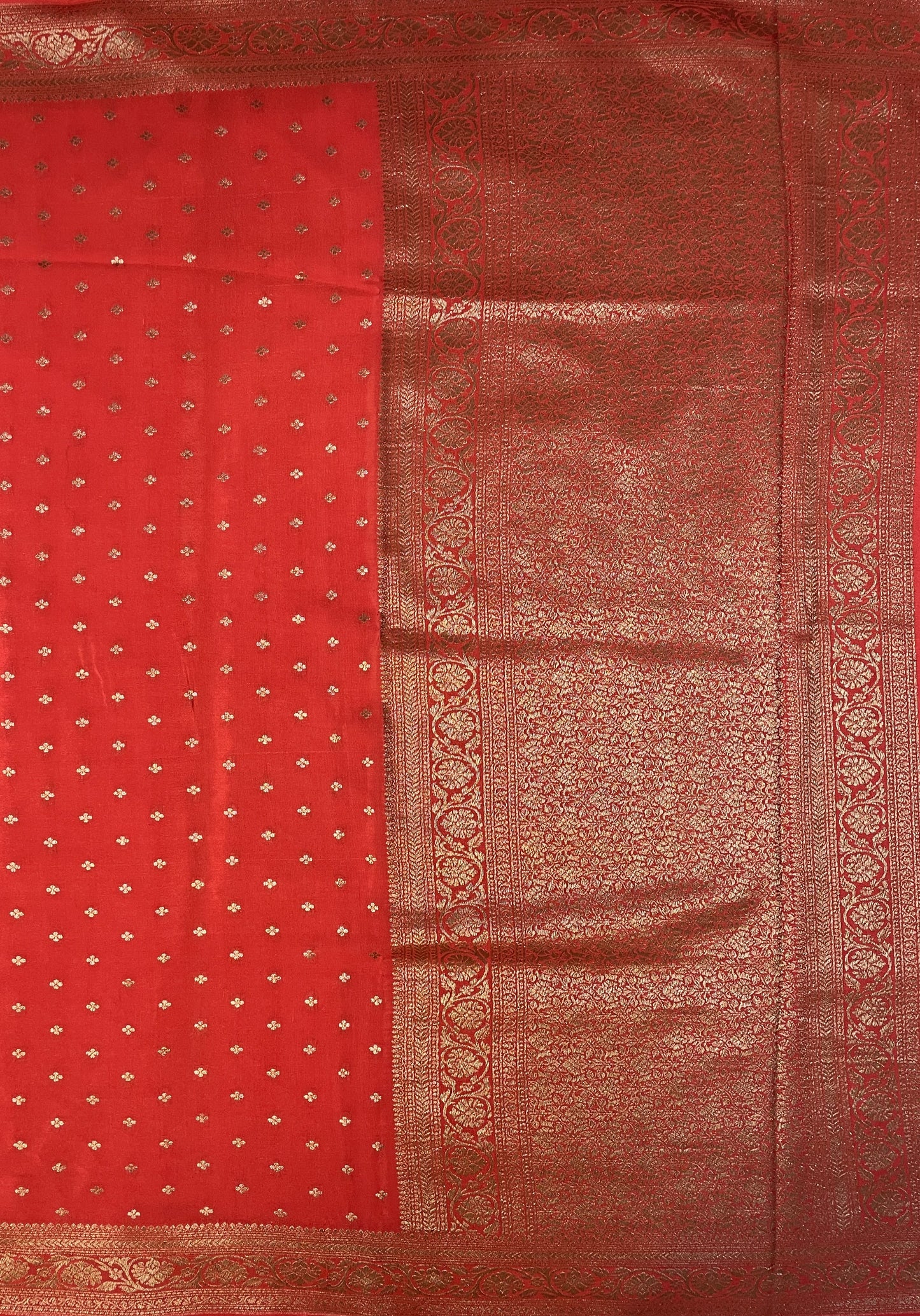 Red -Luxury Banarasi Crepe Saree B0500ds