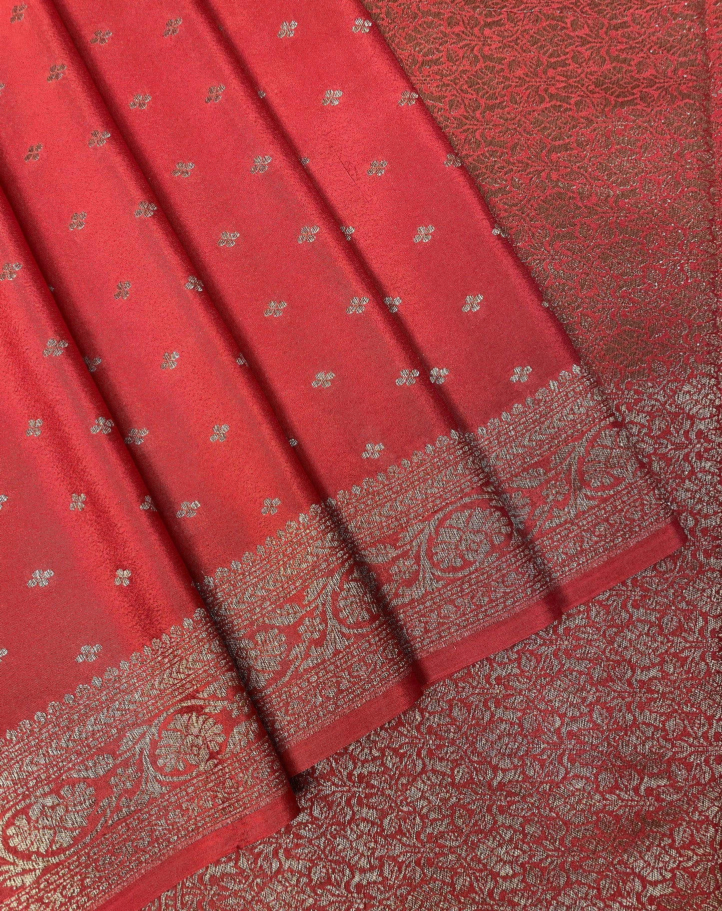 Red -Luxury Banarasi Crepe Saree B0500ds