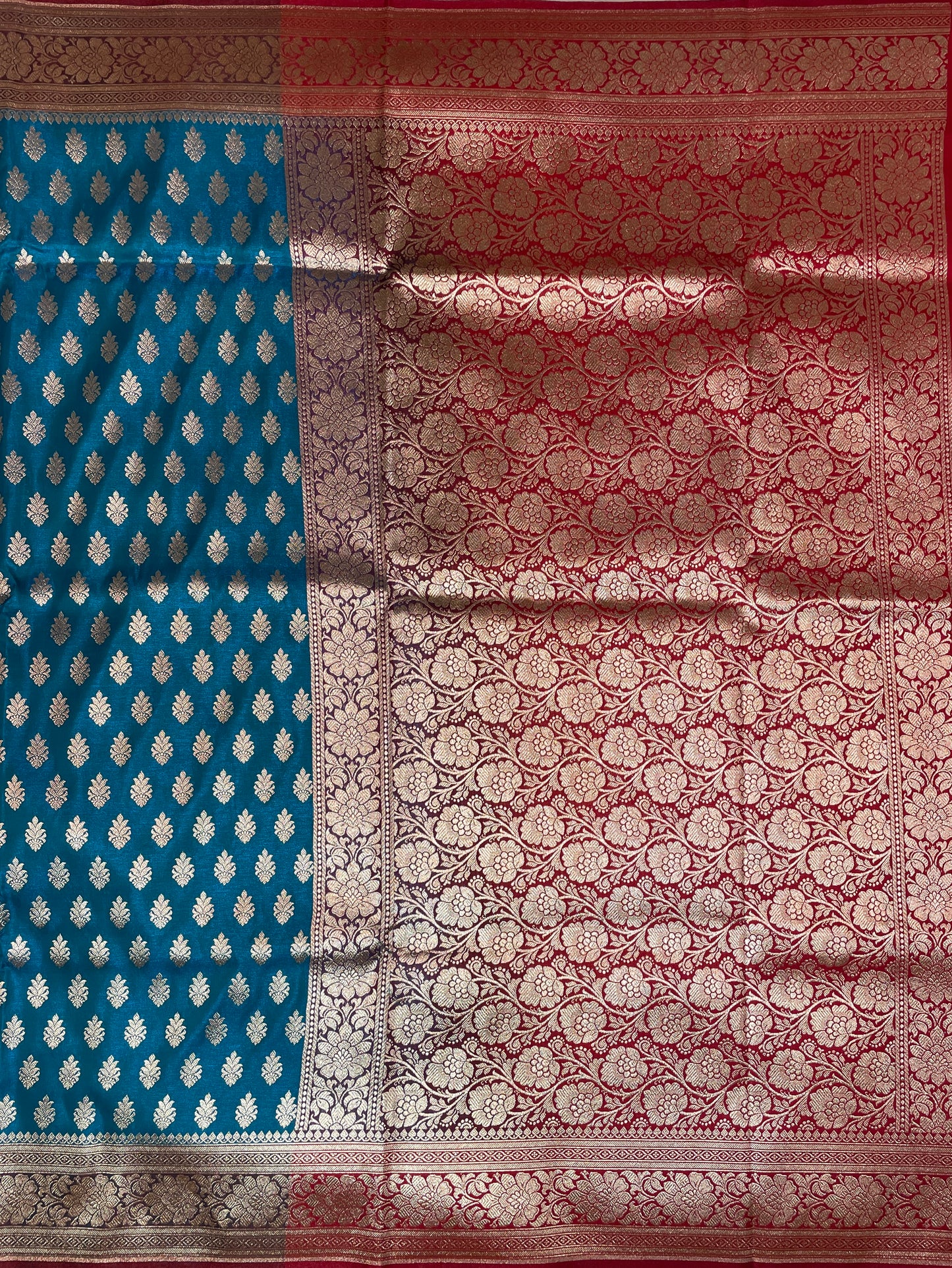 Light Blue and Red Katan Banarasi Saree with Silver Zari Floral Weaving And Grand Pallu B0528ds
