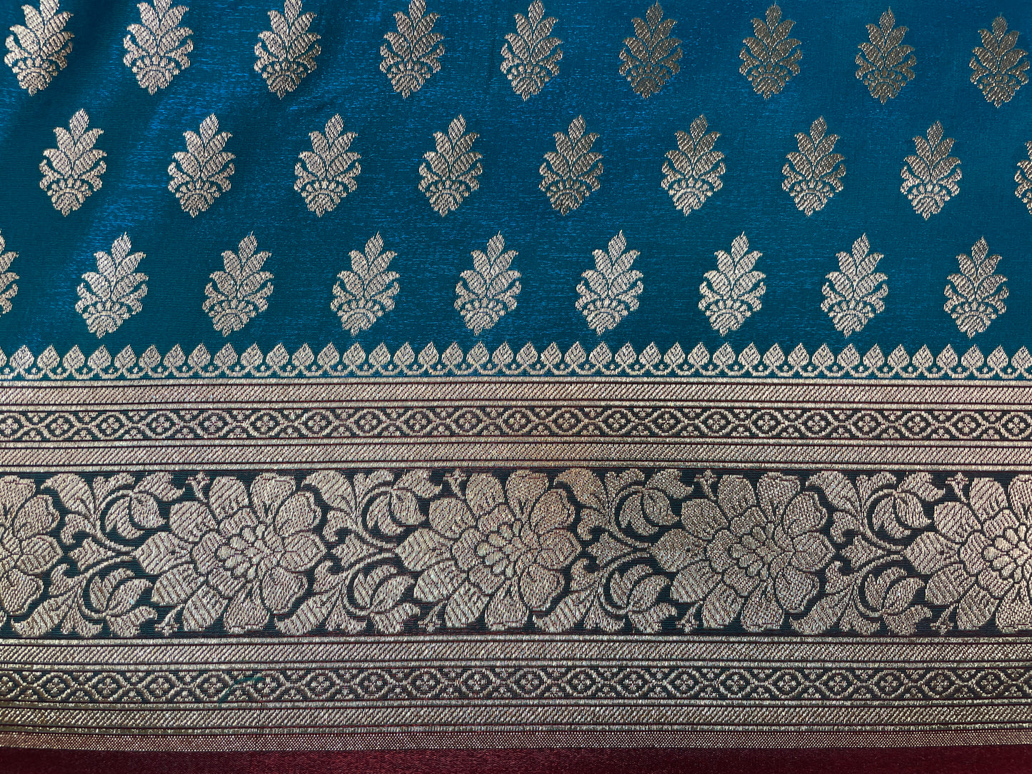 Light Blue and Red Katan Banarasi Saree with Silver Zari Floral Weaving And Grand Pallu B0528ds