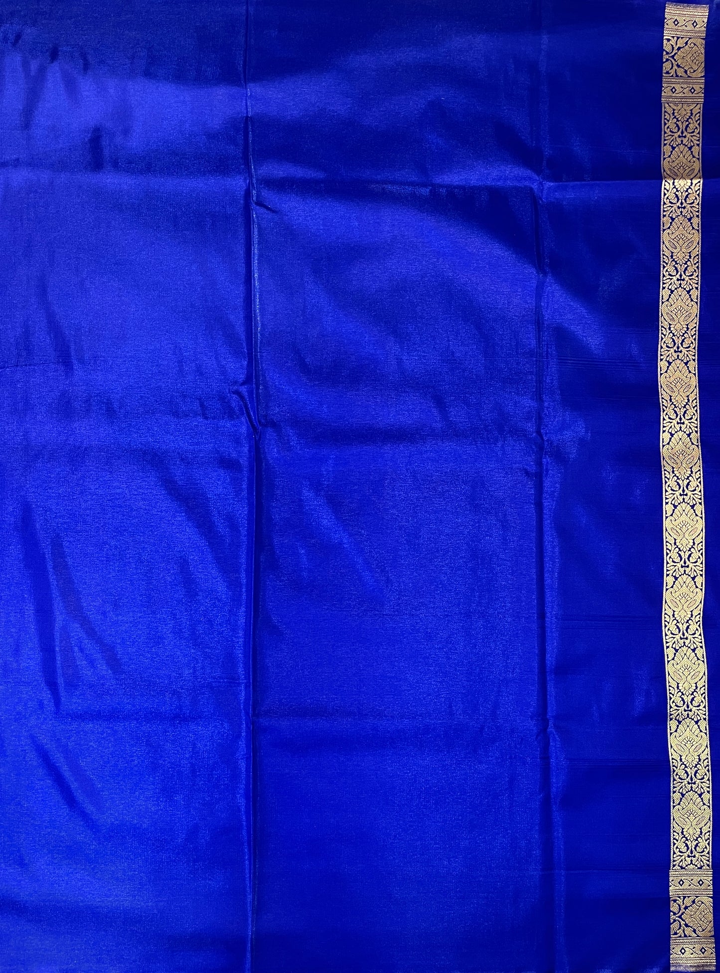 Dark Blue Katan Banarasi Saree with Silver Zari Floral Weaving And Grand Pallu B0531ds