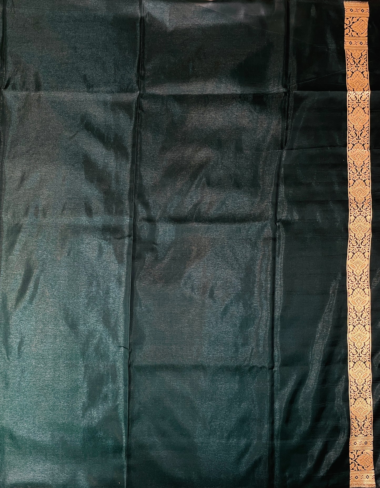 Green Katan Banarasi Saree with Silver Zari Floral Weaving And Grand Pallu B0534ds