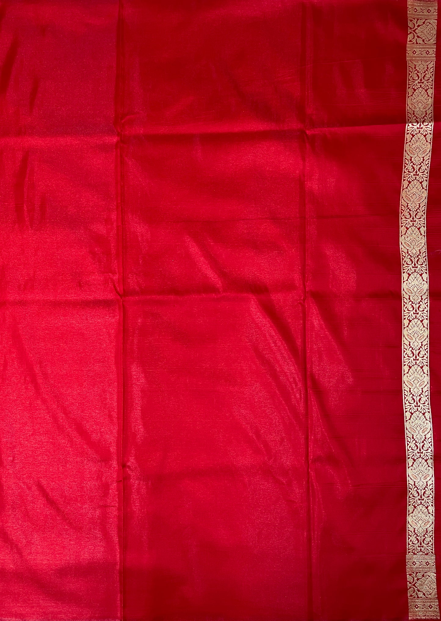 Red Katan Banarasi Saree with Silver Zari Floral Weaving And Grand Pallu B0535ds