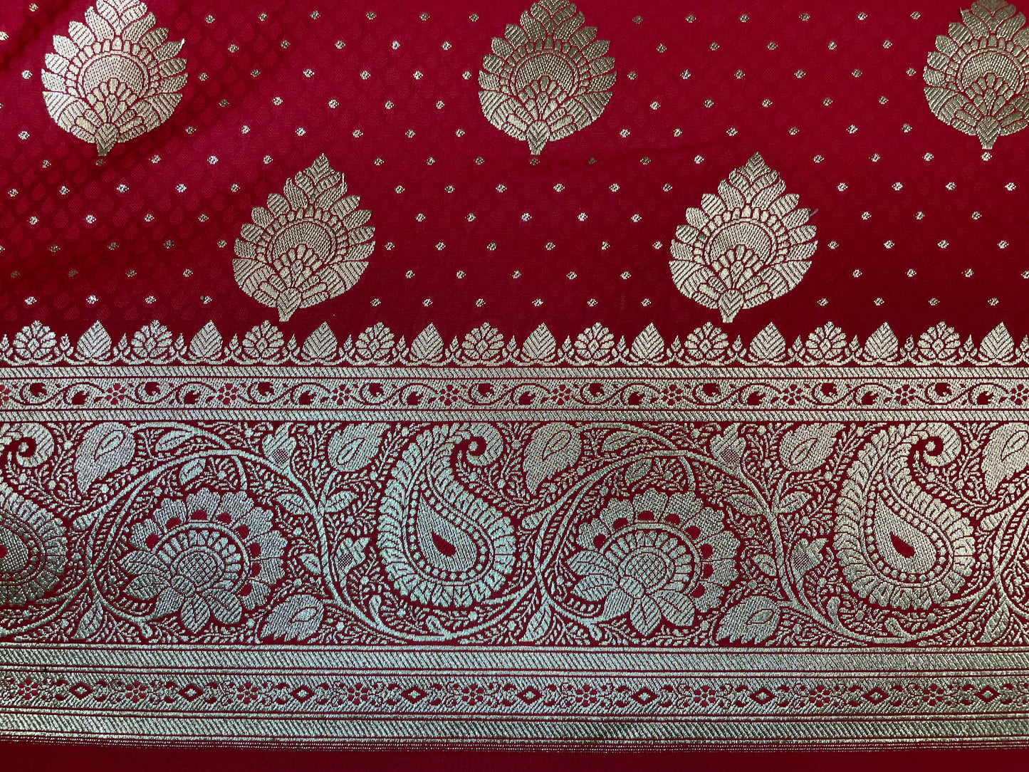 Dark Red Katan Banarasi Saree with Silver Zari Floral Weaving And Grand Pallu B0536ds