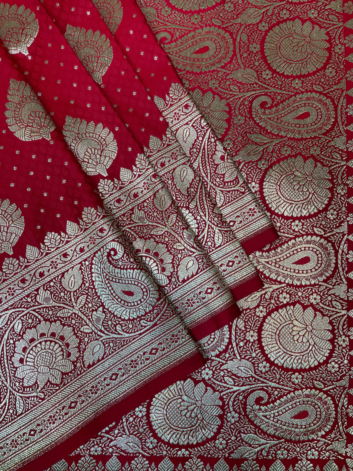 Dark Red Katan Banarasi Saree with Silver Zari Floral Weaving And Grand Pallu B0536ds