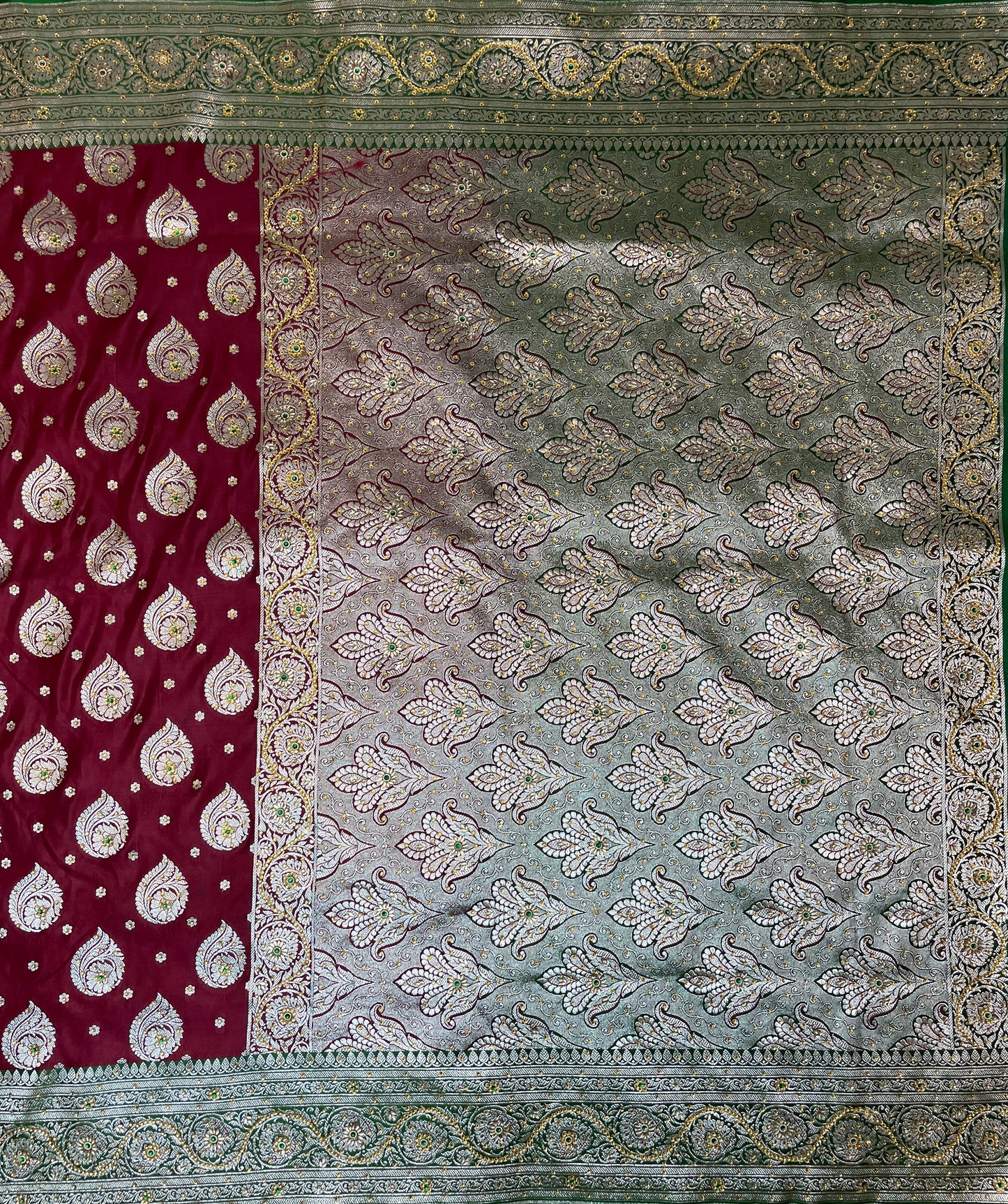 Dark Maroon Katan Banarasi Saree with Silver Zari Floral Weaving And Grand Pallu B0537ds