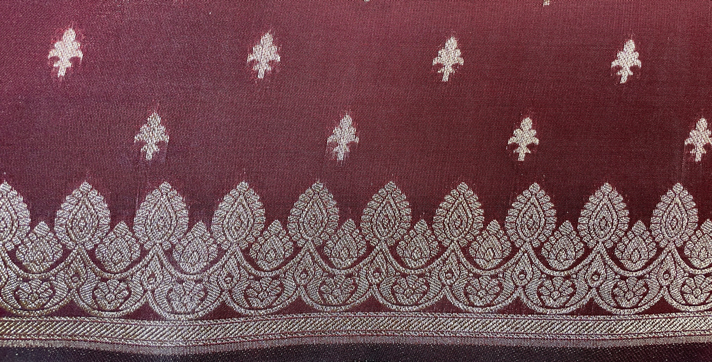 Brown Katan Banarasi Saree with Silver Zari Floral Weaving And Grand Pallu B0541ds