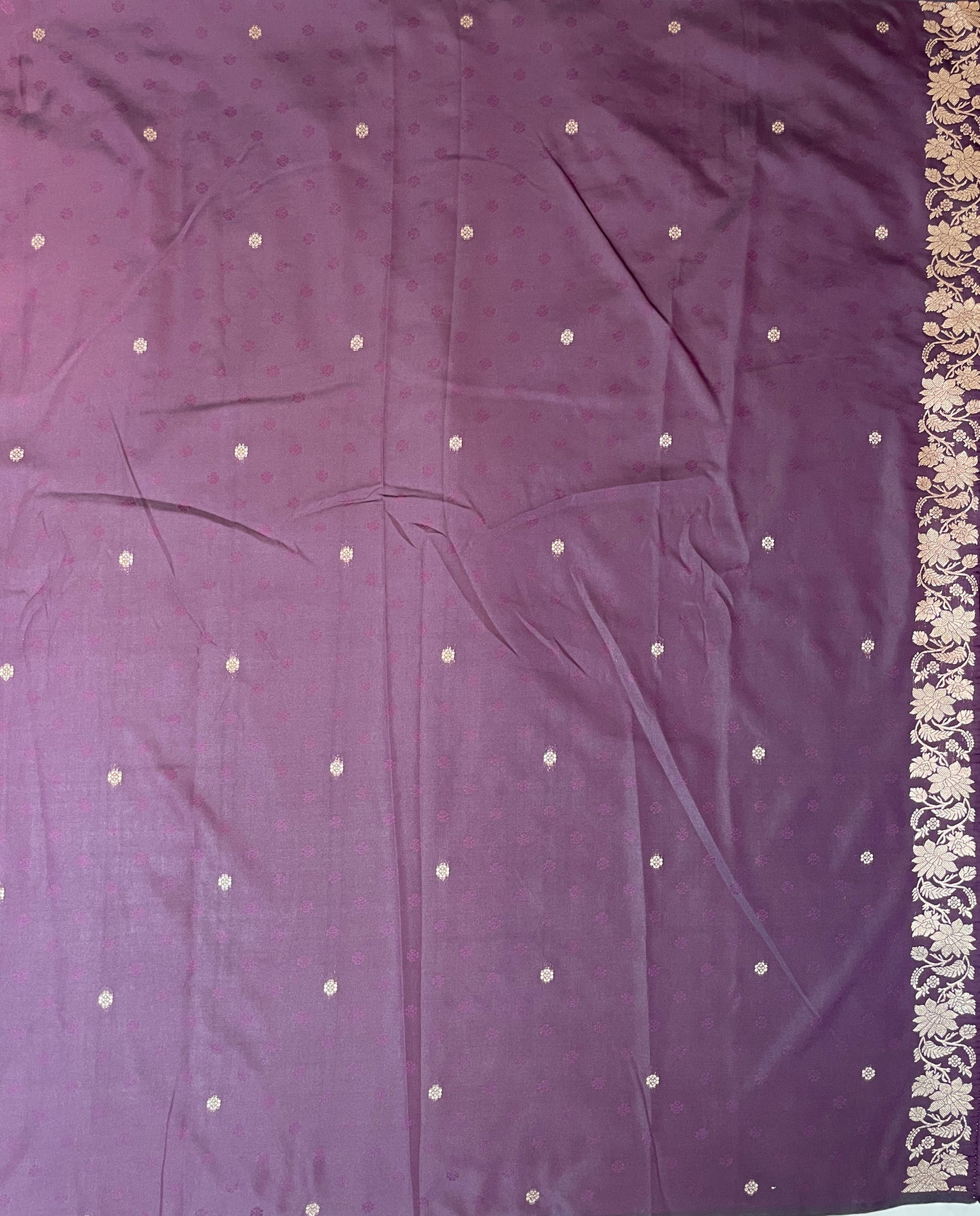 Viloet Lavender Katan Banarasi Saree with Silver Zari Floral Weaving And Grand Pallu B0545ds