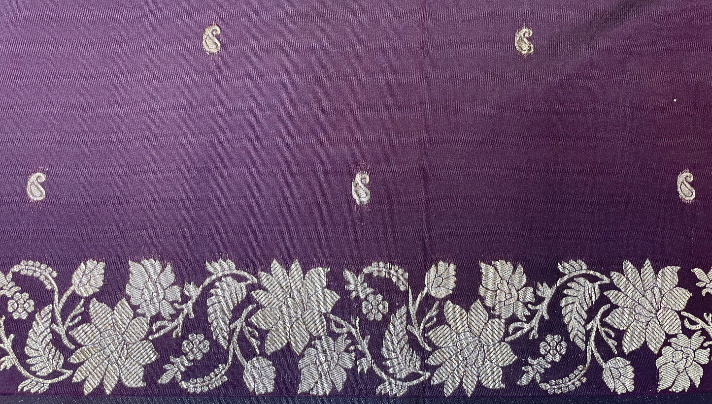 Viloet Lavender Katan Banarasi Saree with Silver Zari Floral Weaving And Grand Pallu B0545ds