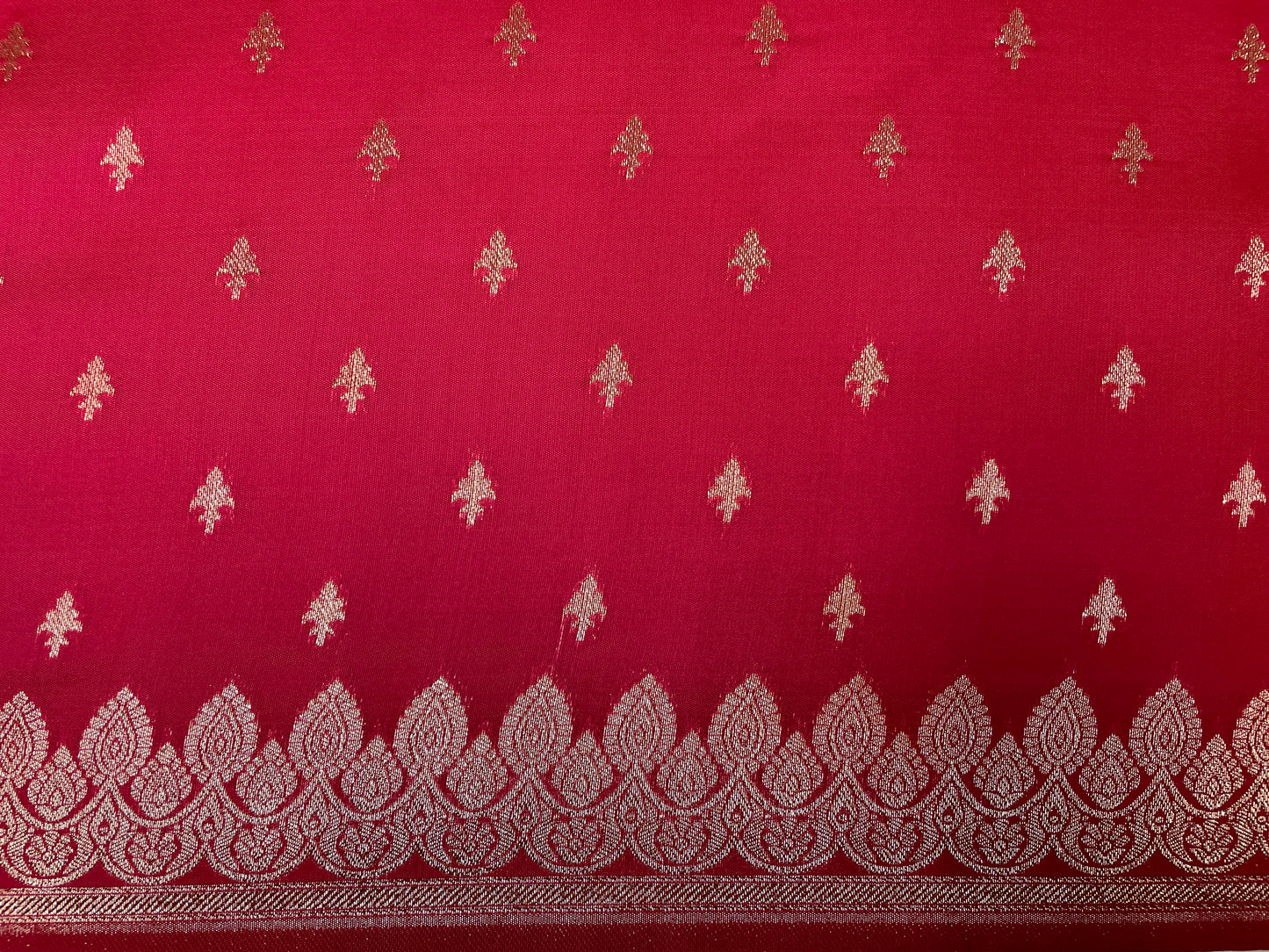 Pink Katan Banarasi Silk Saree with Zari Weaving And Navy Blue Pallu B0547ds