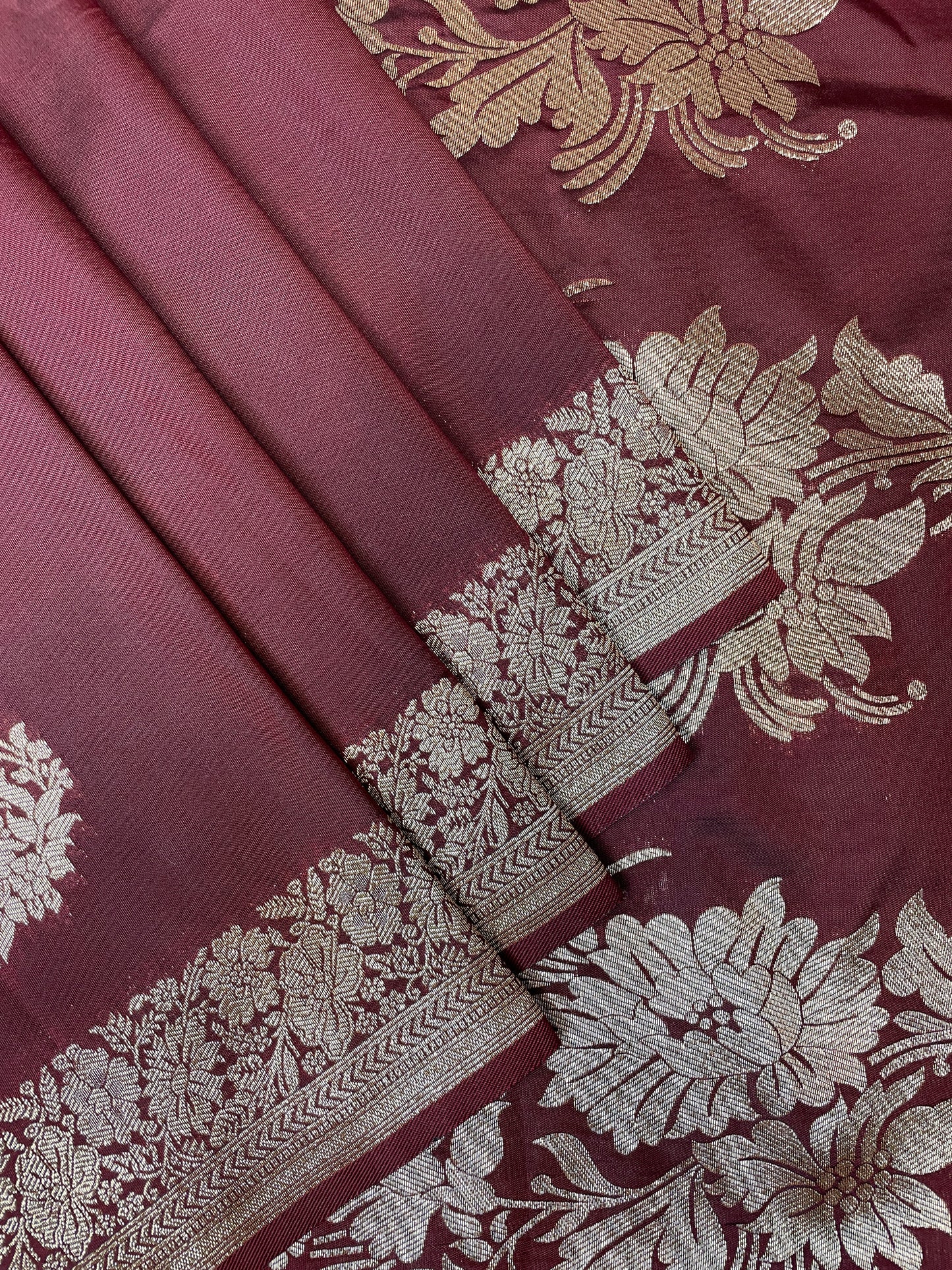 Brown Katan Banarasi Saree with Silver Zari Floral Weaving And Grand Pallu B0551ds