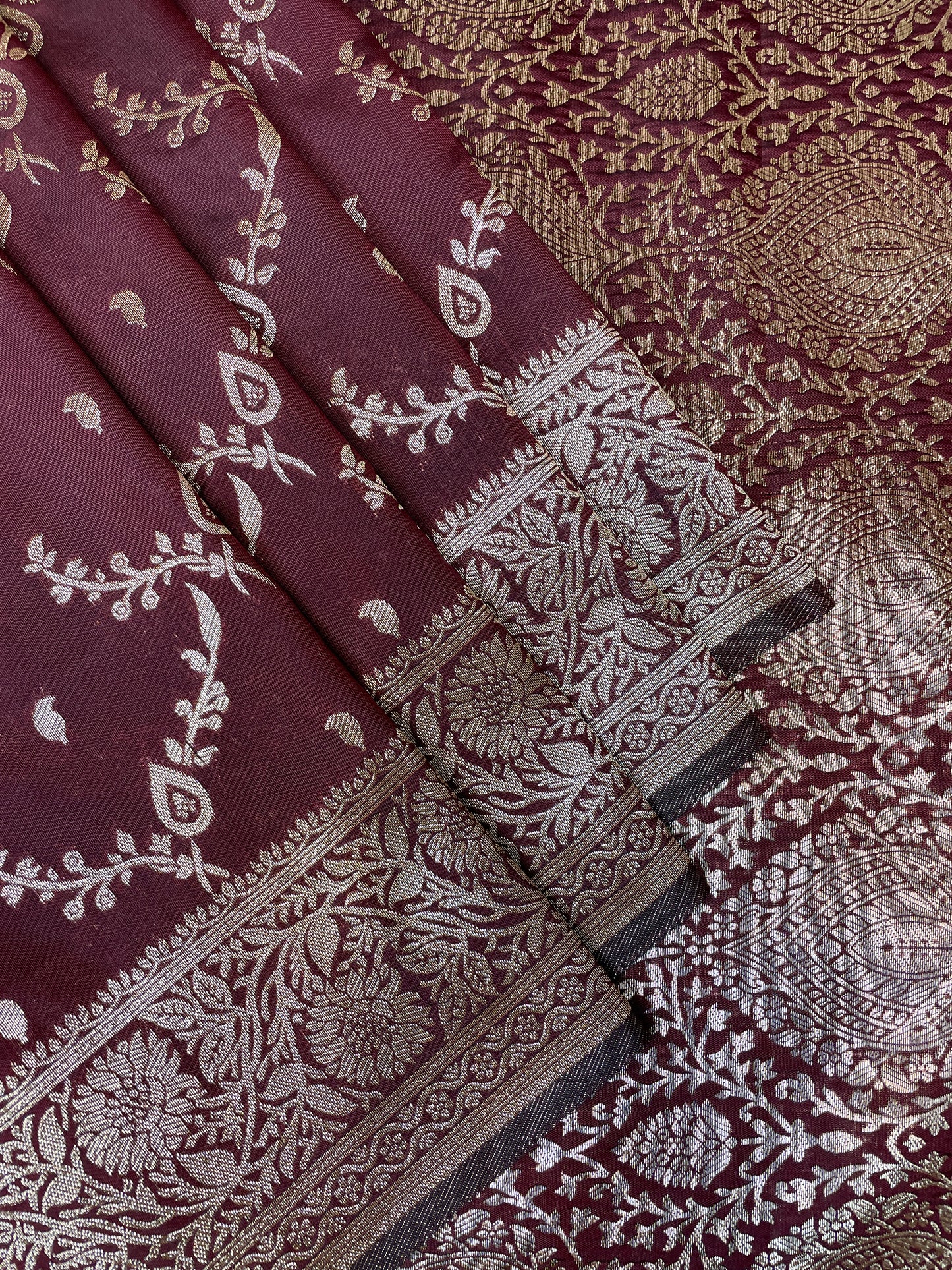 Dark Brown Katan Banarasi Saree with Silver Zari Floral Weaving And Grand Pallu B0552ds
