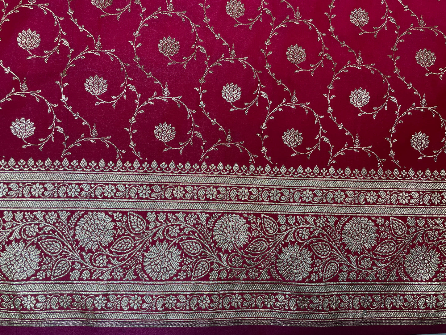 Pink Katan Banarasi Saree with Silver Zari Floral Weaving And Grand Pallu B0557ds