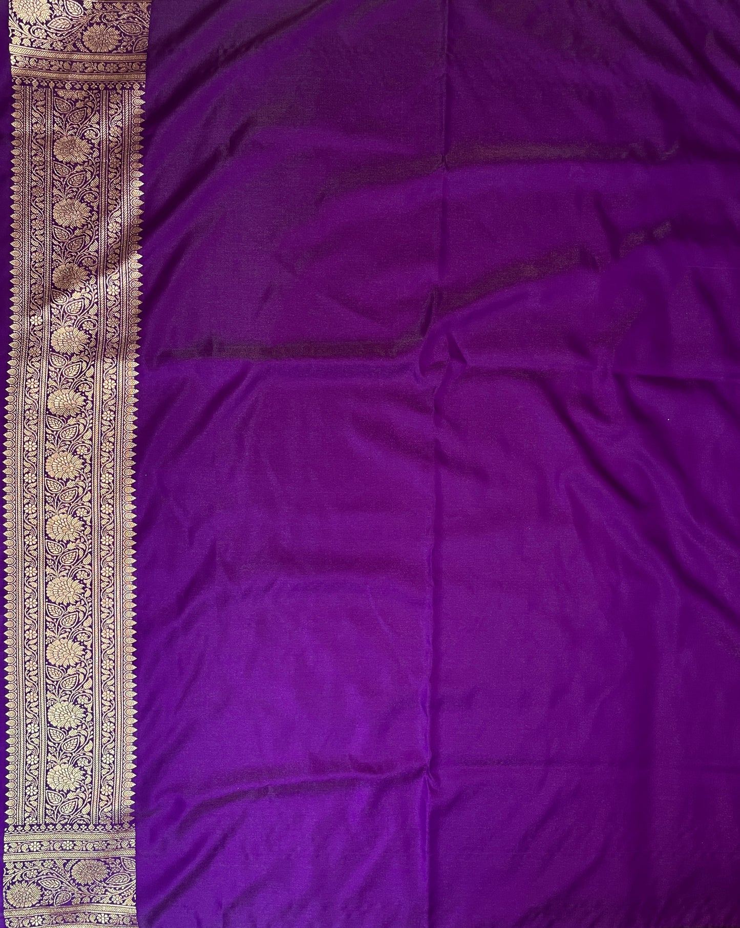 Purple Katan Banarasi Saree with Silver Zari Floral Weaving And Grand Pallu B0559ds