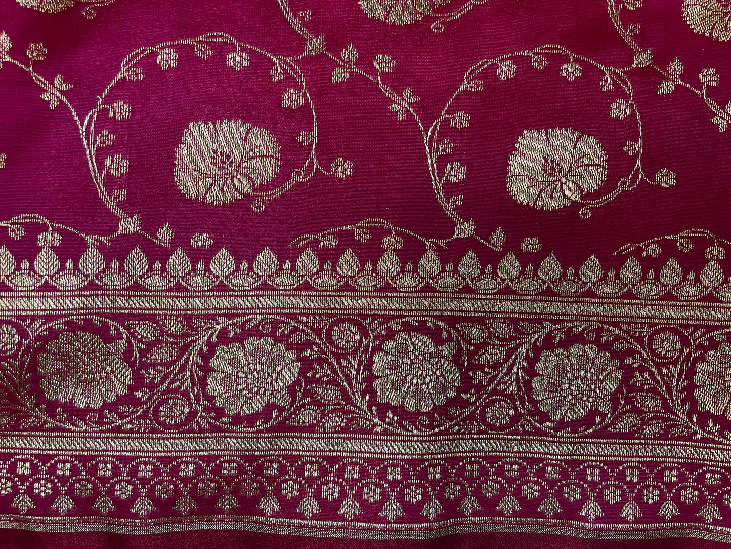 Pink Katan Banarasi Saree with Silver Zari Floral Weaving And Grand Pallu B0560ds
