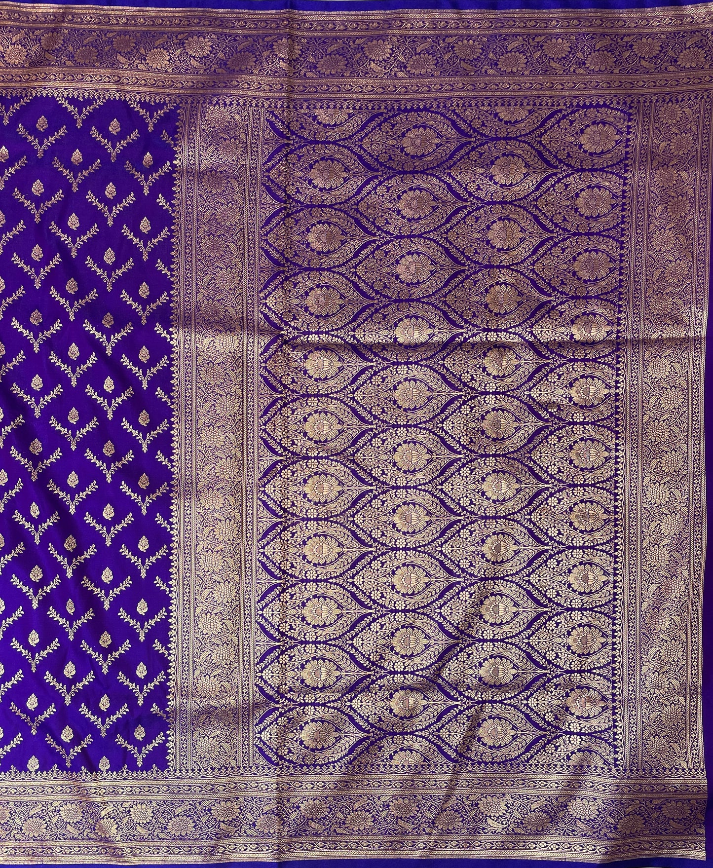 Dark Blue and Red Katan Banarasi Saree with Silver Zari Floral Weaving And Grand Pallu B0561ds