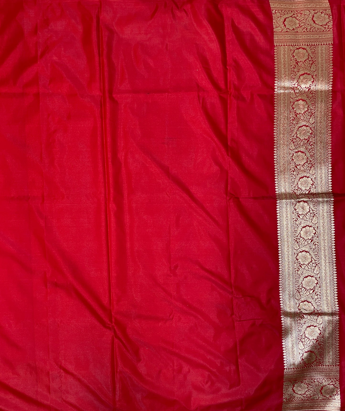 Maroon Katan Banarasi Saree with Silver Zari Floral Weaving And Grand Pallu B0563ds