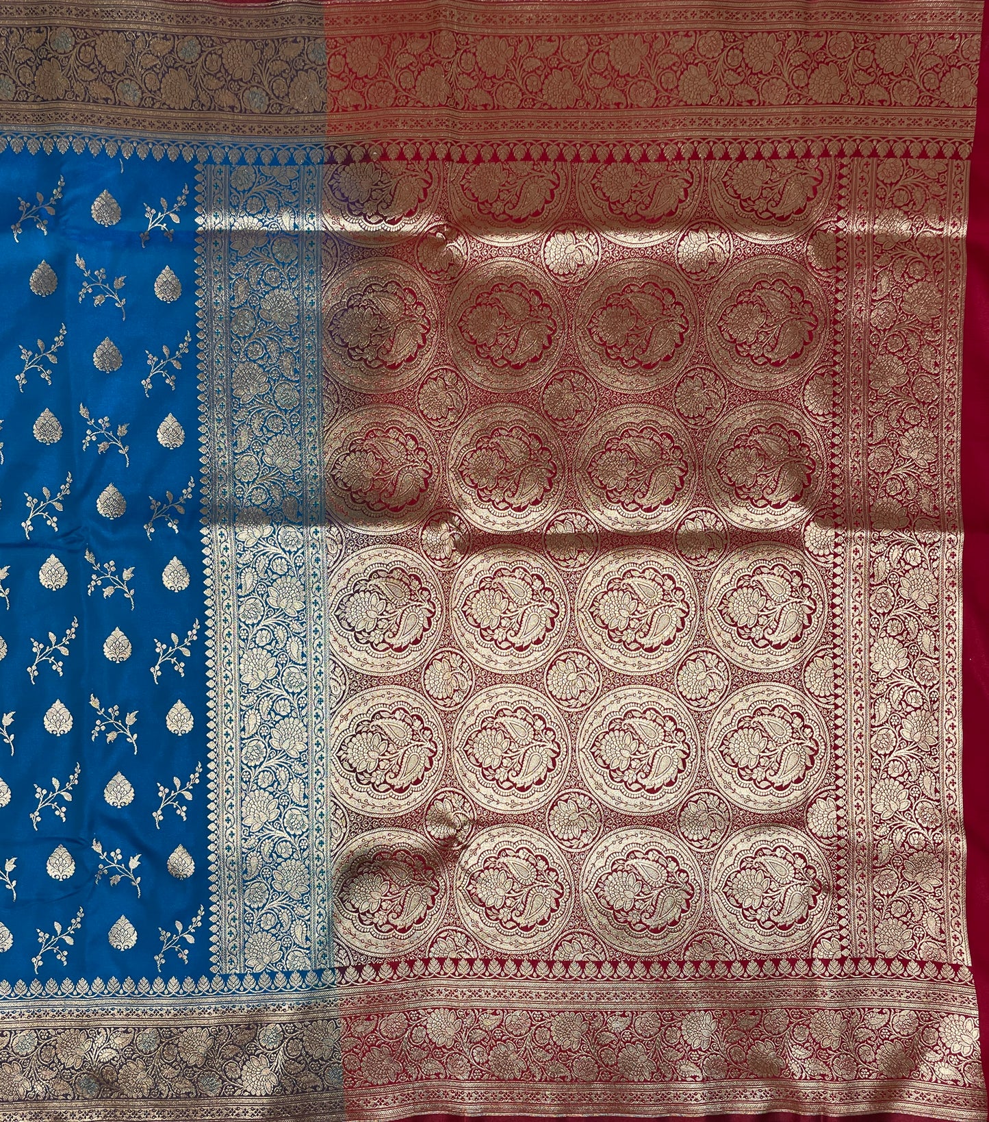 Light Blue and Red Katan Banarasi Saree with Silver Zari Floral Weaving And Grand Pallu B0564ds