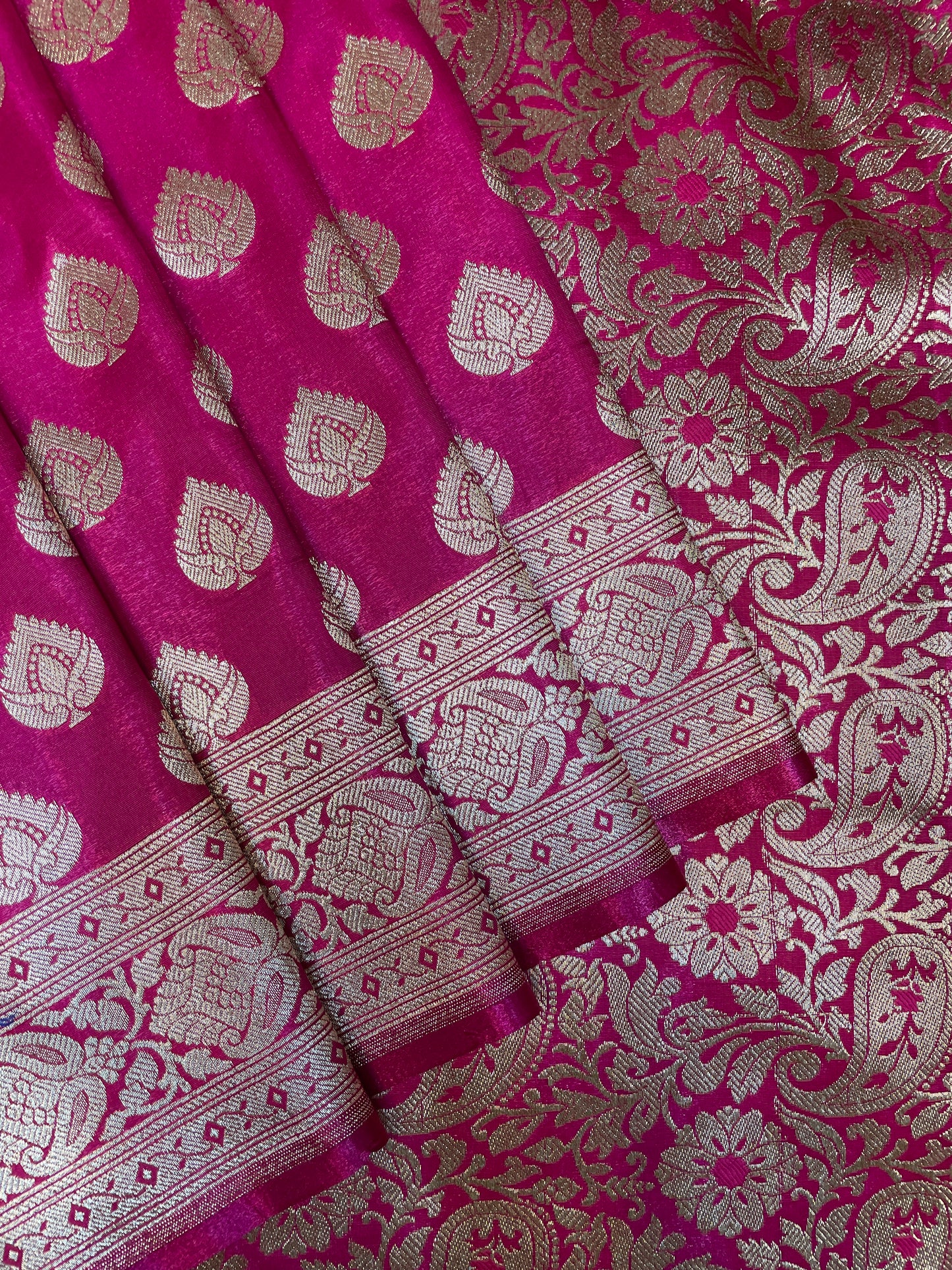 Pink Katan Banarasi Saree with Silver Zari Floral Weaving And Grand Pallu B0566ds