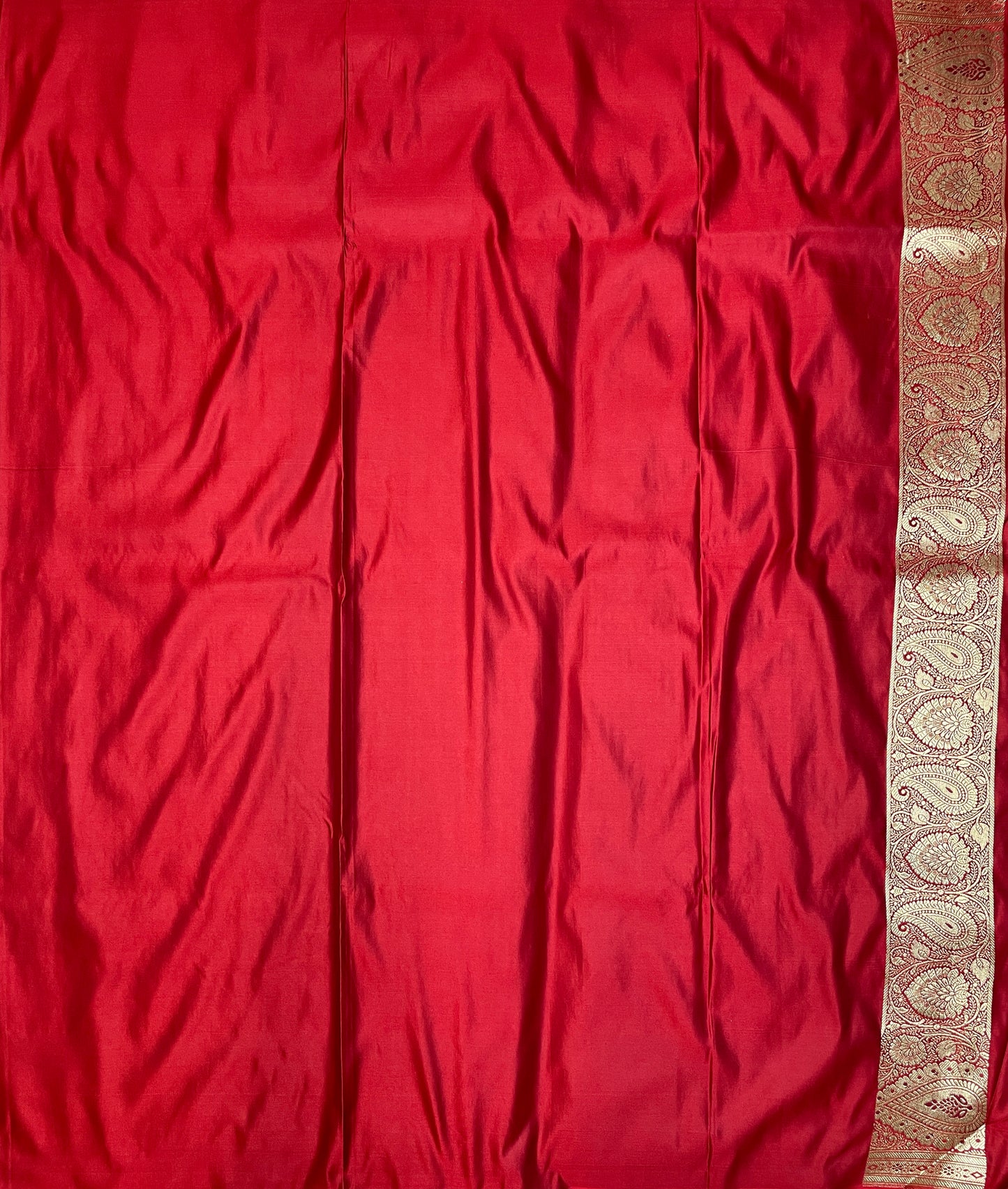 Maroon Katan Banarasi Saree with Silver Zari Floral Weaving And Grand Pallu B0571ds