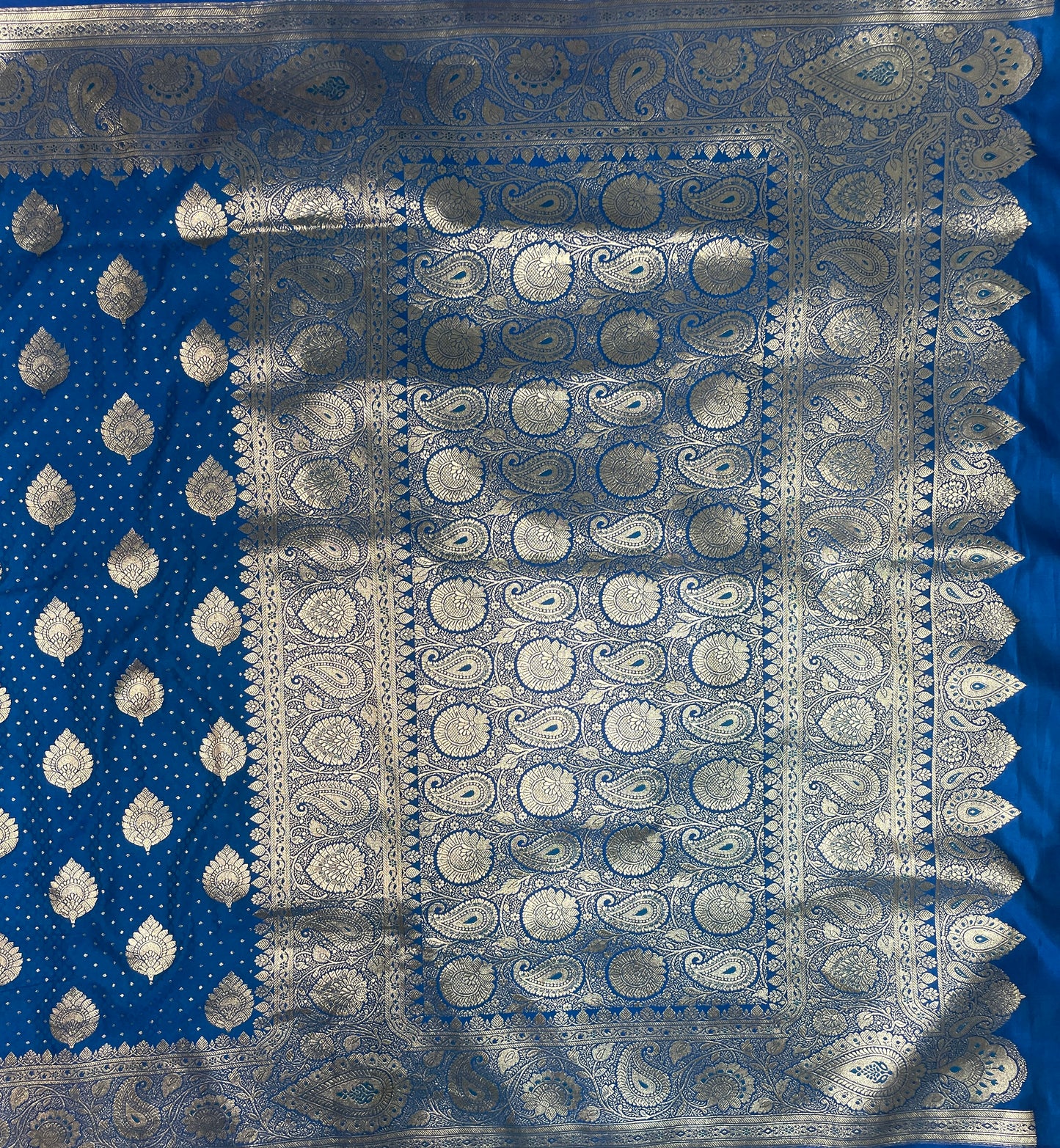 Dark Blue Katan Banarasi Saree with Silver Zari Floral Weaving And Grand Pallu B0572ds
