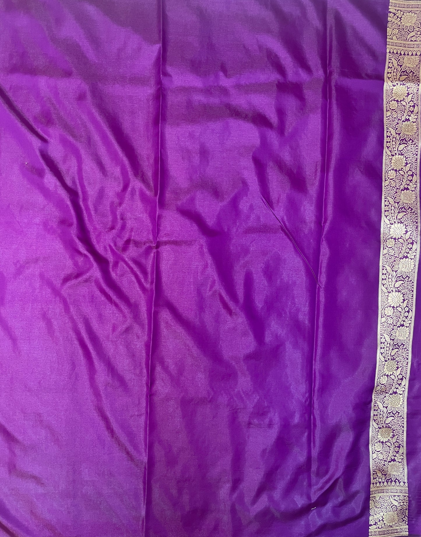 Purple Katan Banarasi Saree with Silver Zari Floral Weaving And Grand Pallu B0575ds