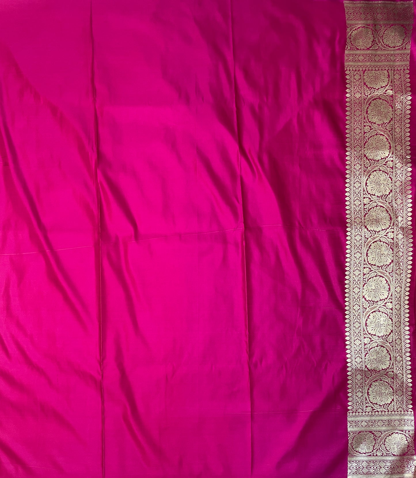 Light Grey Katan Banarasi Saree with Silver Zari Floral Weaving And Grand Pallu B05082ds