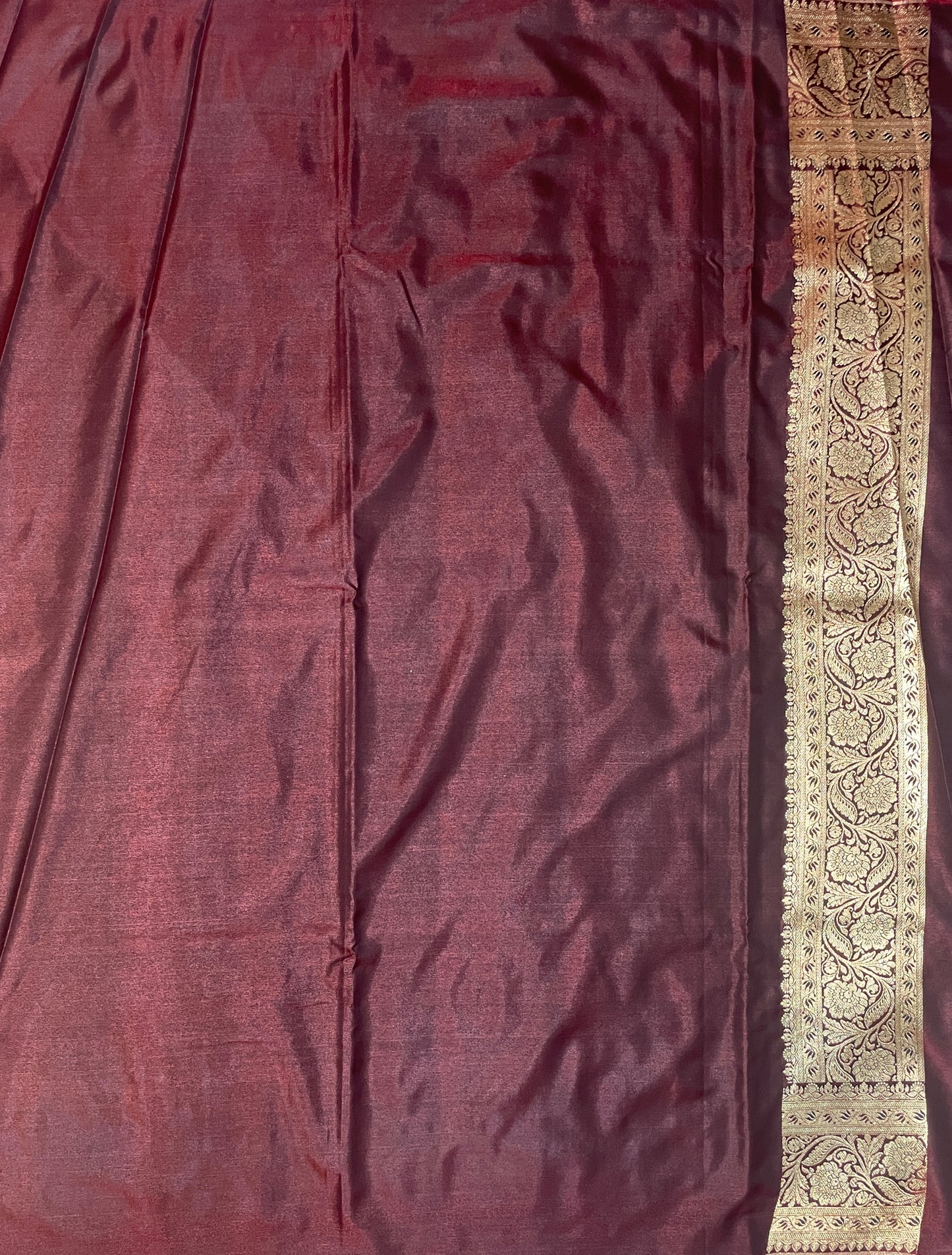 Dark Maroon Katan Banarasi Saree with Silver Zari Floral Weaving And Grand Pallu B0608ds