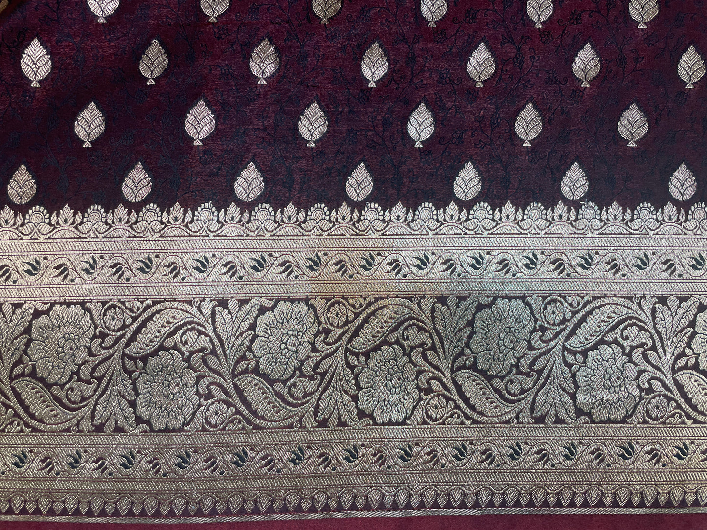 Dark Maroon Katan Banarasi Saree with Silver Zari Floral Weaving And Grand Pallu B0608ds