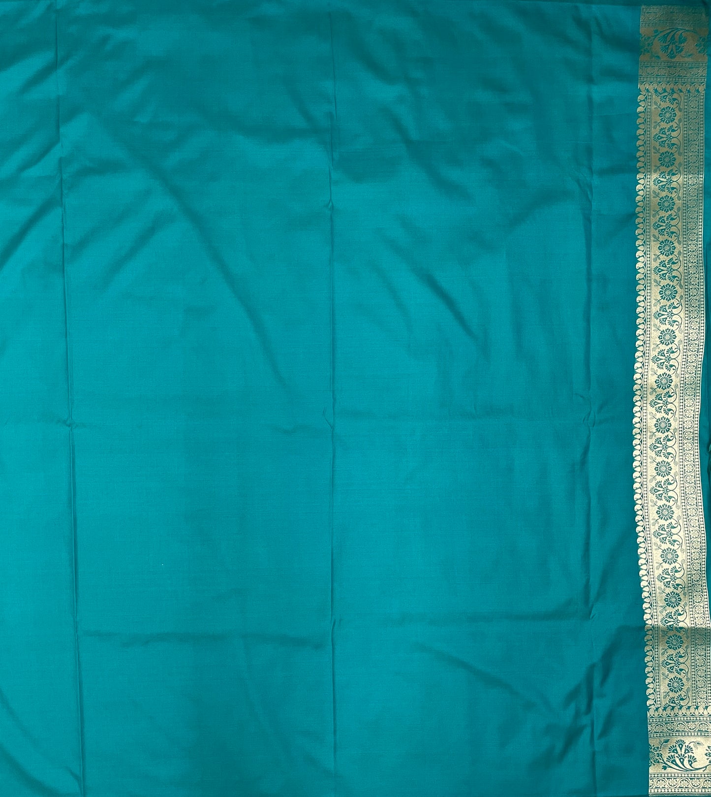 Teal Blue Katan Banarasi Saree with Silver Zari Floral Weaving And Grand Pallu B0584ds