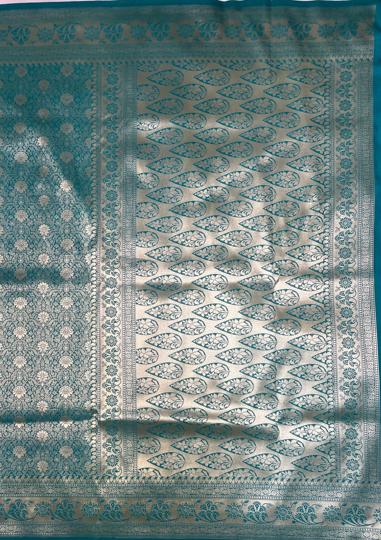 Teal Blue Katan Banarasi Saree with Silver Zari Floral Weaving And Grand Pallu B0584ds