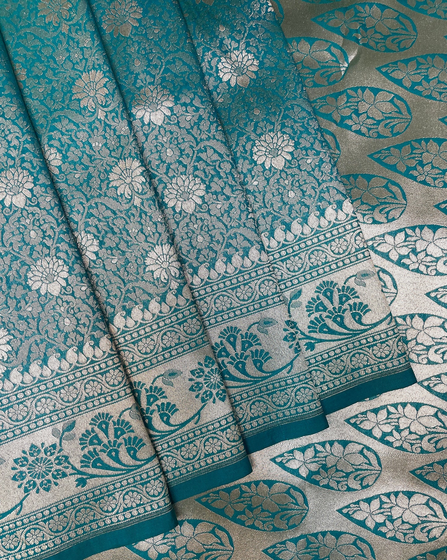 Teal Blue Katan Banarasi Saree with Silver Zari Floral Weaving And Grand Pallu B0584ds