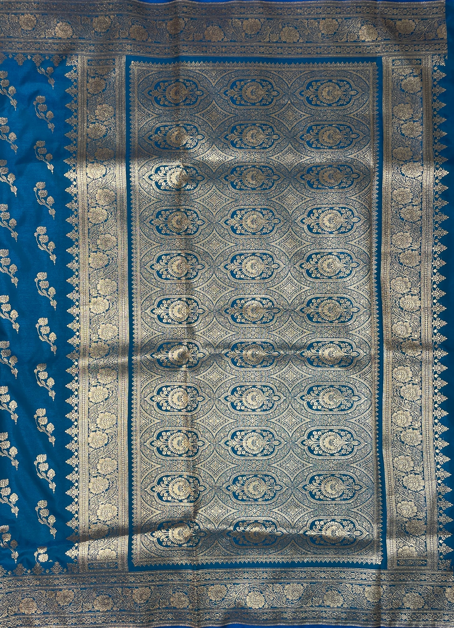 Light Blue Katan Banarasi Saree with Silver Zari Floral Weaving And Grand Pallu B0586ds