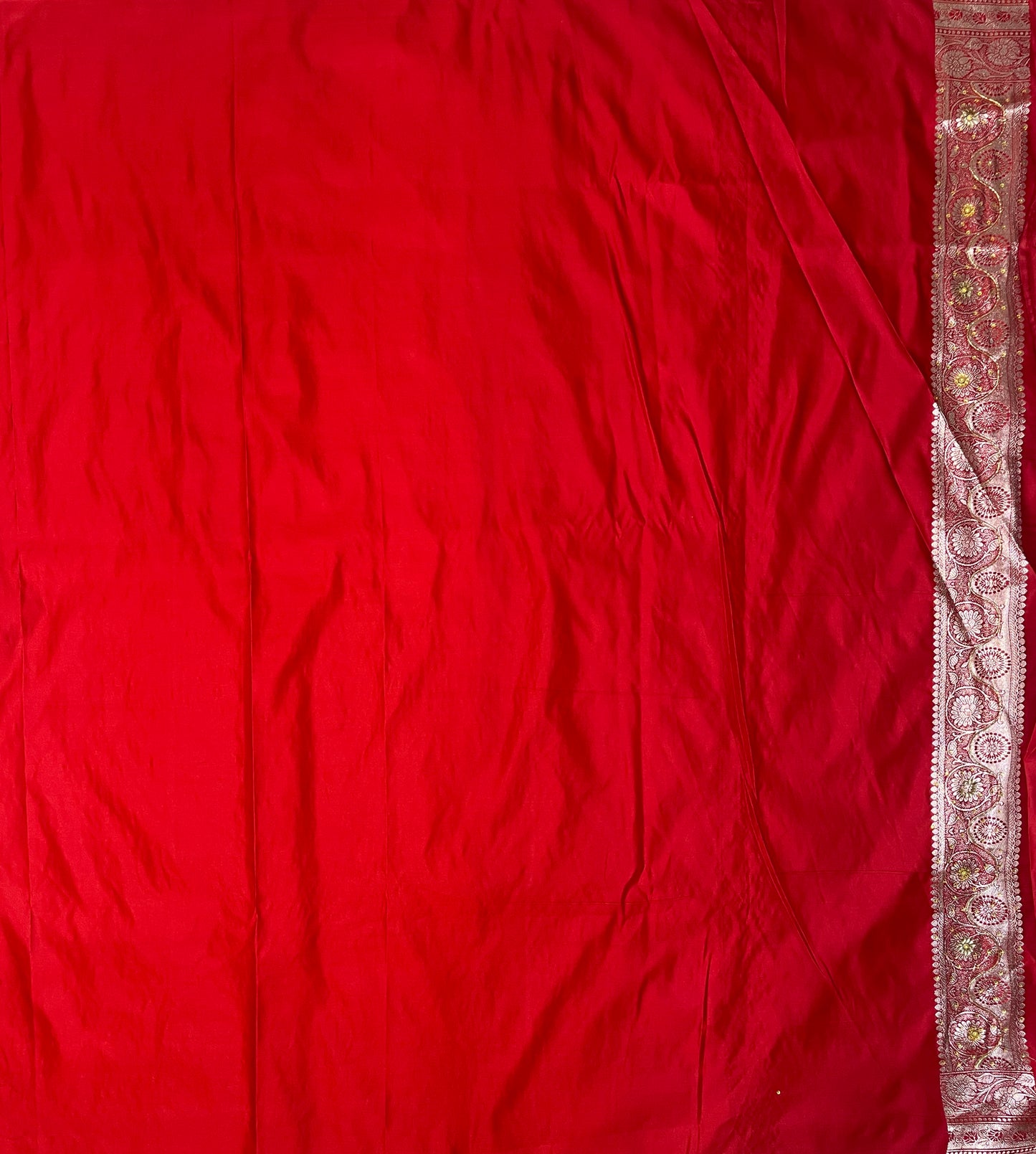 light Red Katan Banarasi Saree with Silver Zari Floral Weaving And Grand Pallu B0609ds