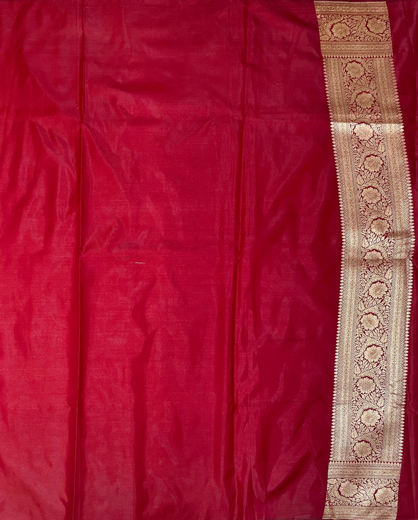 Maroon Katan Banarasi Saree with Silver Zari Floral Weaving And Grand Pallu B0591ds
