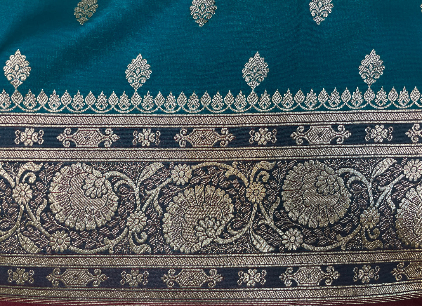 Light Blue and Red Katan Banarasi Saree with Silver Zari Floral Weaving And Grand Pallu B0593ds