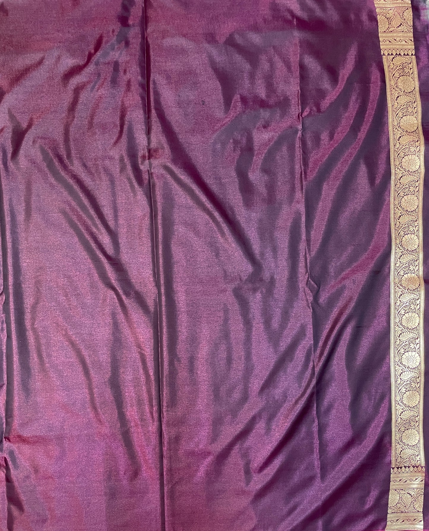 Dark Purple Katan Banarasi Saree with Silver Zari Floral Weaving And Grand Pallu B0595ds