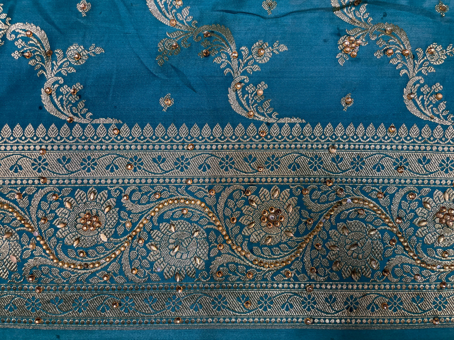 Light Blue Katan Banarasi Saree with Silver Zari Floral Weaving And Grand Pallu B0596ds