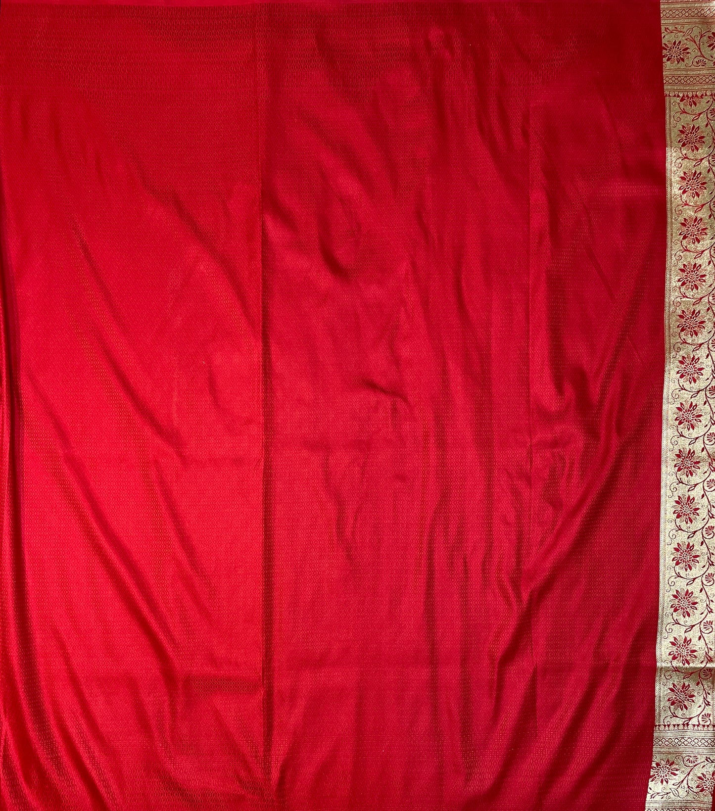 Yellow And Red Katan Banarasi Saree with Silver Zari Floral Weaving And Grand Pallu B0605ds